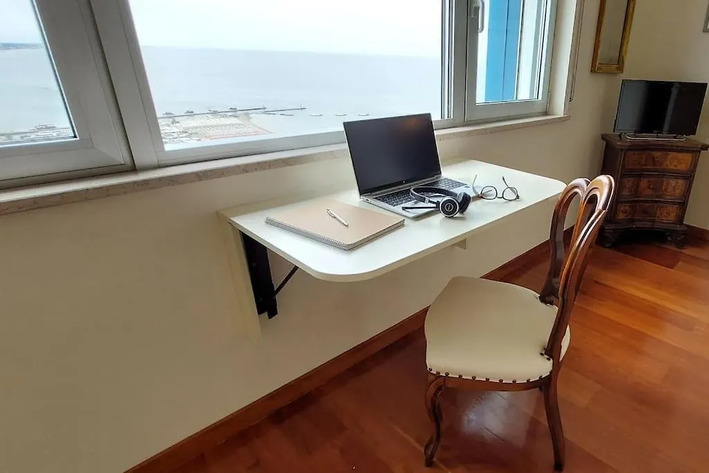 דירות צ'סנטיקו Attico Sul Mare Al 30Esimo Piano 0*,  איטליה